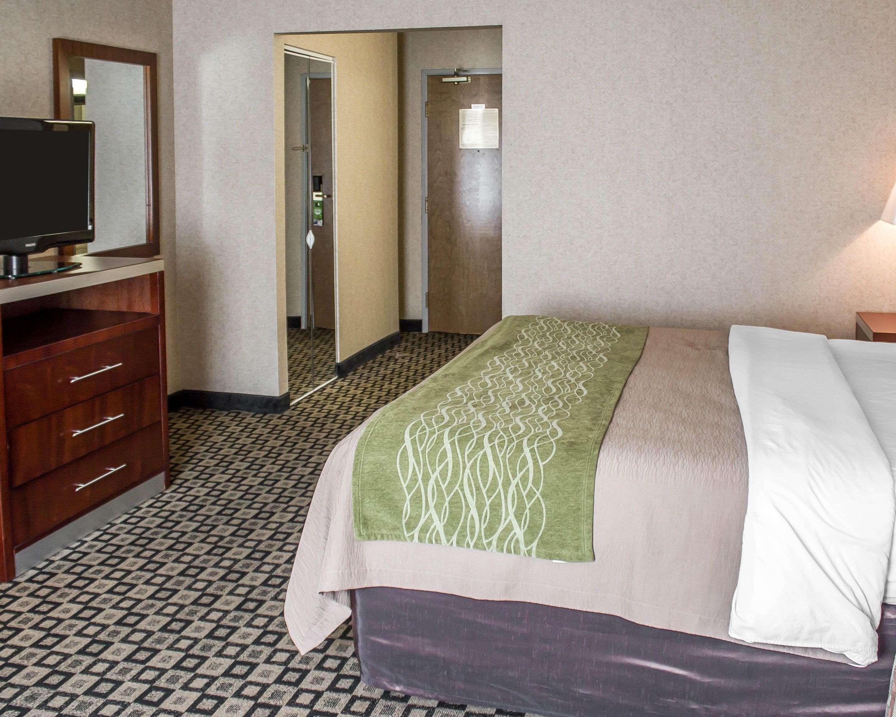 קלריון Quality Inn מראה חיצוני תמונה