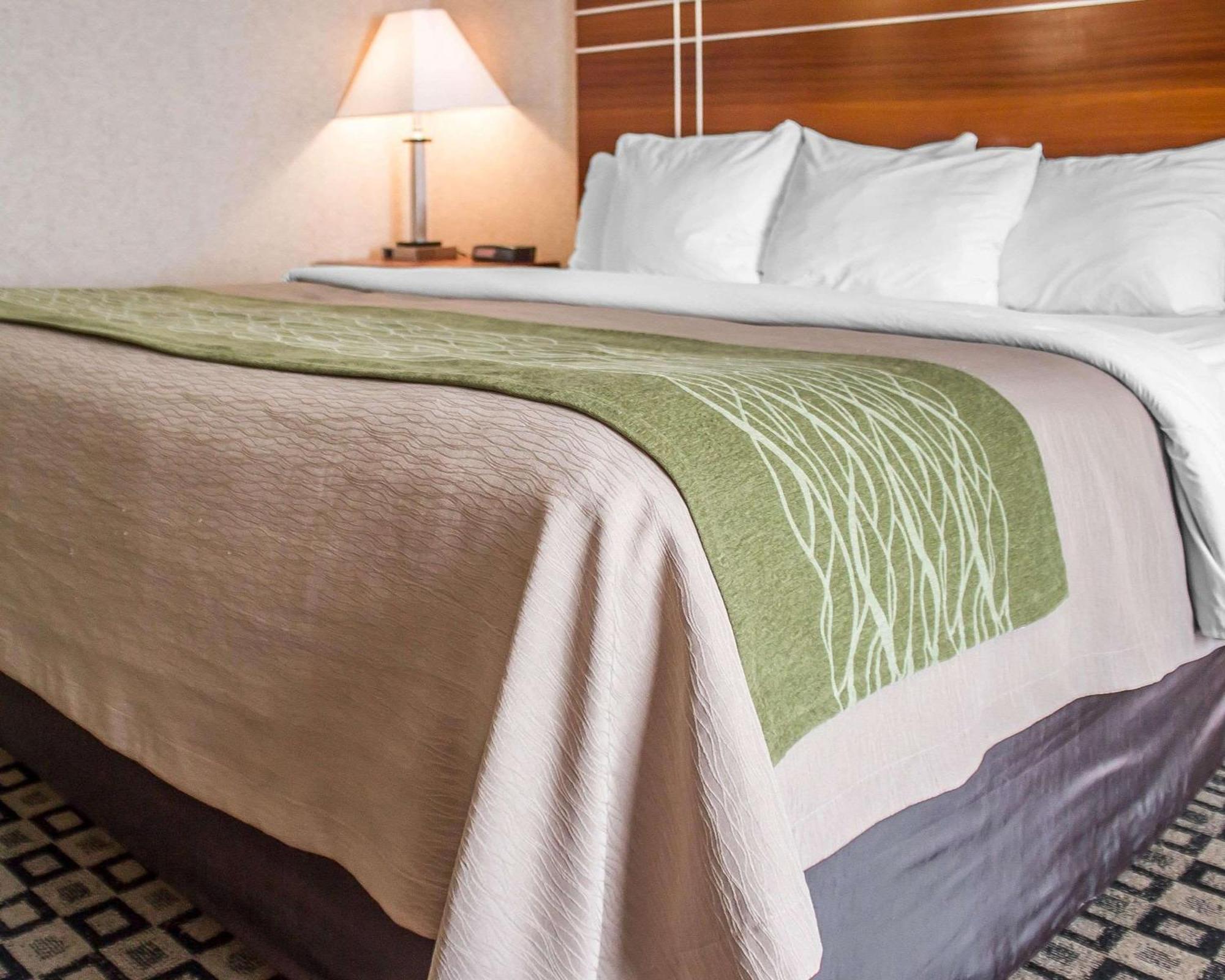 קלריון Quality Inn מראה חיצוני תמונה